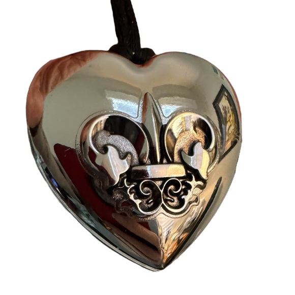 Solid Perfume Puffed Heart Necklace with Unused “Outspoken” by Fergie Inside - Picture 2 of 5